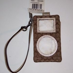 Coach Apple iPod Nano  - Wristlet Gold Metallic